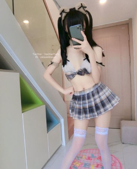 护士故意露出奶头让我吃奶_成长在线视频免费观看