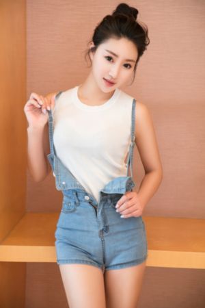 欧美辣妹的吻戏_在线影院观看