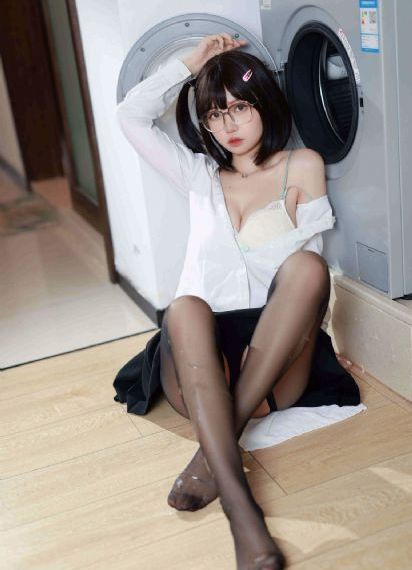 我和三个穿ck的美女_BD英语高清视频观看
