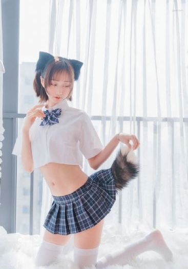欧美背景图男生黑白_720高清电影在线