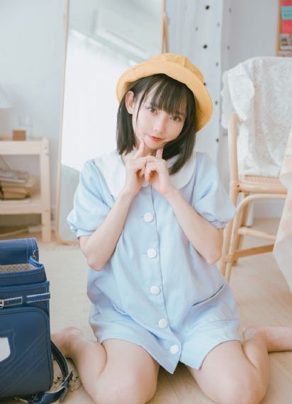 欧美明星街拍红鞋_蓝光全集在线观看